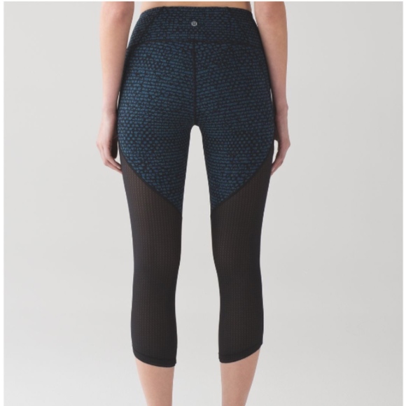 Lululemon Deep Breath Crop 21' - Picture 2 of 6